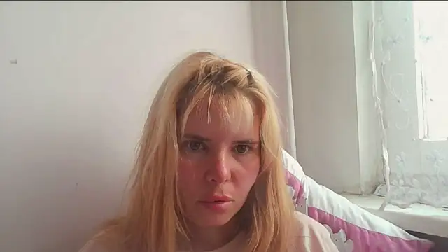HornyElena online show from June 10, 2026, 3:22 pm