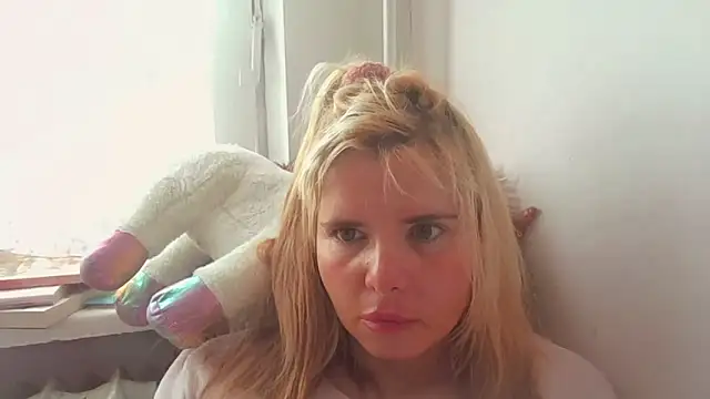 HornyElena online show from June 14, 2026, 1:13 pm