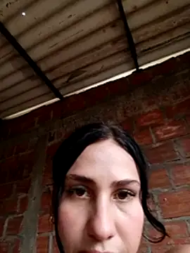 katalellahot03 online show from December 1, 2025, 8:47 pm