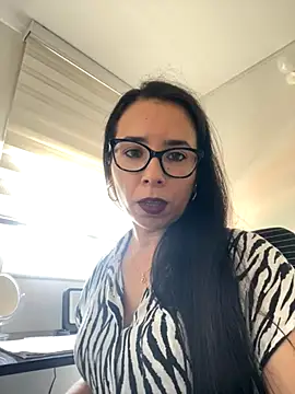 Vicky ro online show from November 7, 2025, 8:09 pm