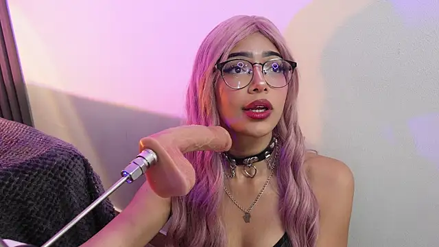  ViolletteNoir  online show from April 21, 2026, 1:42 am