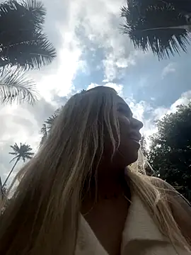 AriannaFox  online show from December 2, 2025, 3:18 pm