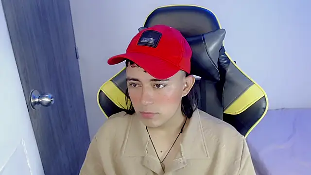 Tatann 18 online show from November 7, 2025, 6:19 pm