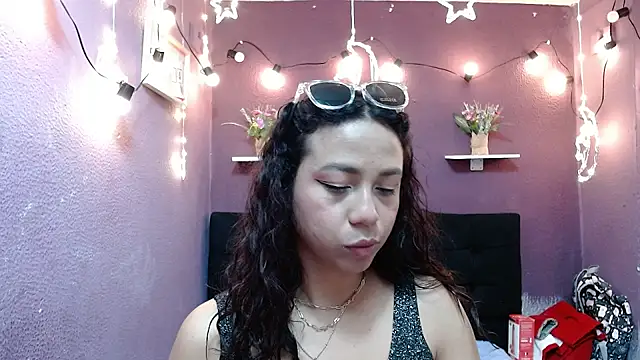 monika 256 online show from November 28, 2025, 1:14 pm