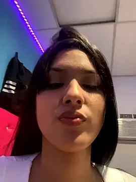 Snapshot of Chiquinquira3 chatting on November 20, 2025, 5:18 am Chiquinquira3 online show from November 20, 2025, 5:18 am