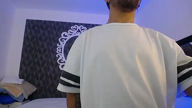 Dereck Jhonsonn online show from December 3, 2025, 7:45 pm