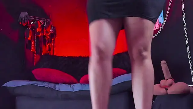 KatrinaStone online show from April 14, 2026, 10:05 pm