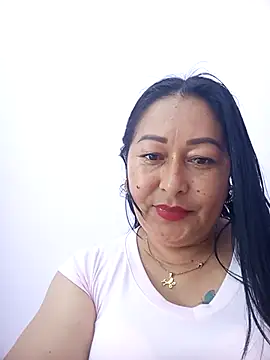 keilaJhonsom1 online show from December 1, 2025, 6:02 pm