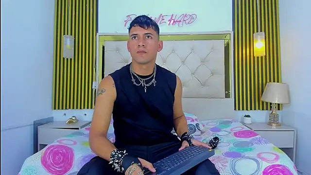 KEVIN MCKINLEY online show from November 15, 2025, 12:19 am