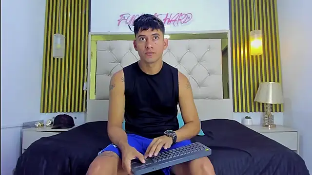 KEVIN MCKINLEY online show from November 29, 2025, 12:13 am