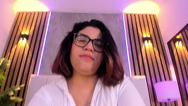 Carlotta de velour online show from April 23, 2026, 2:46 am