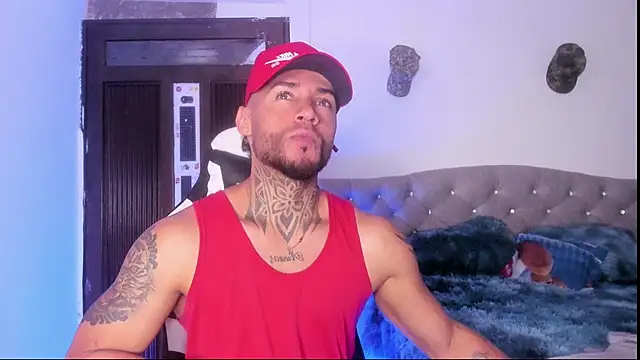 couple-hothot online show from November 14, 2025, 9:24 pm