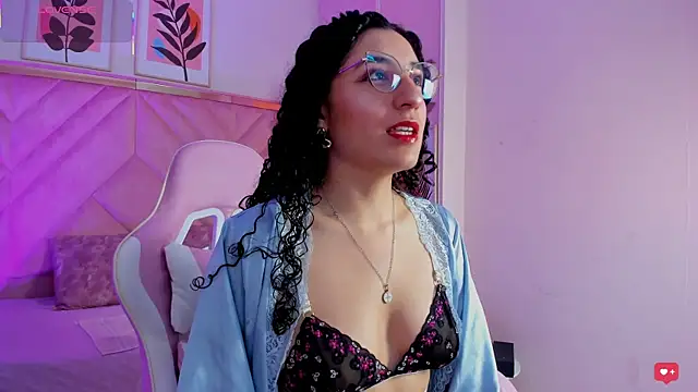 DemiJones  online show from January 11, 2026, 3:55 am