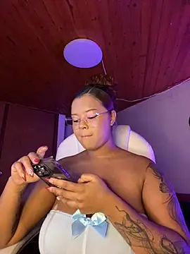 Antonella boobss online show from December 3, 2025, 5:04 am