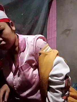 Mabel-122 online show from November 12, 2025, 7:31 am