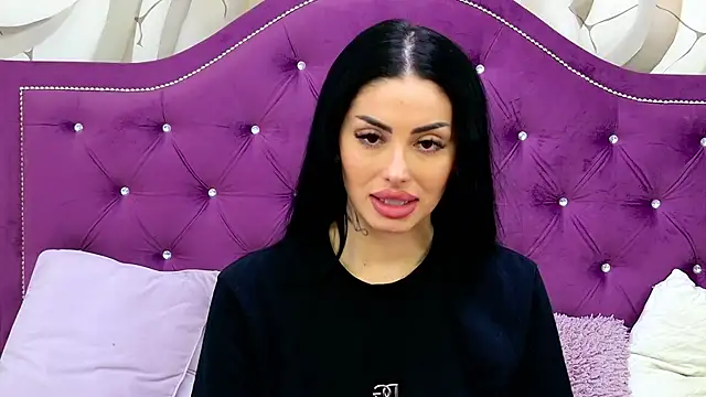 Victoria Bonie online show from December 5, 2025, 4:32 am