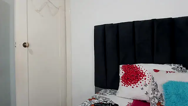 Miss-Berries online show from March 3, 2026, 8:59 pm