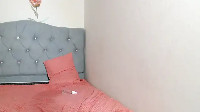 AMARYXS online show from April 21, 2026, 1:42 am