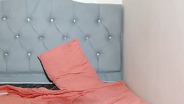 AMARYXS online show from April 21, 2026, 2:51 am