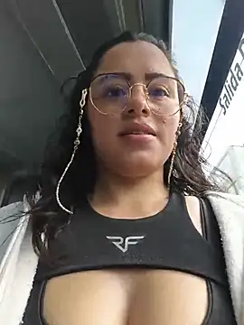 Snapshot of ALEJA__22 chatting on July 15, 2026, 12:43 pm ALEJA 22 online show from July 15, 2026, 12:43 pm