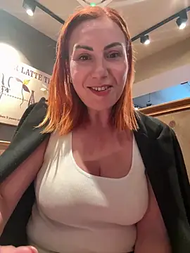 Snapshot of pervimilf chatting on May 14, 2026, 9:27 am pervimilf online show from May 14, 2026, 9:27 am