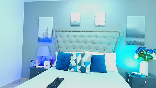 SofiaBrank online show from November 22, 2025, 11:42 am