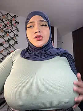 sweetmuslim01 online show from March 18, 2025, 3:20 am