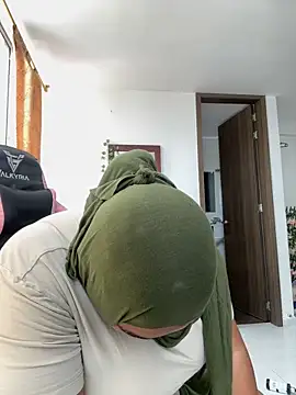 sweetmuslim01 online show from October 11, 2025, 5:11 pm