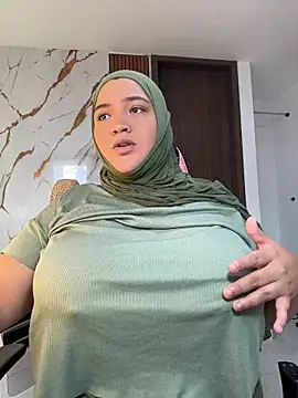 sweetmuslim01 online show from April 21, 2026, 9:50 pm