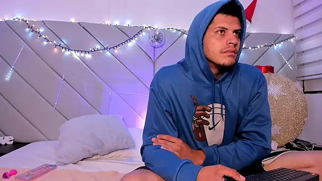 jov and thomas online show from November 26, 2025, 8:04 am