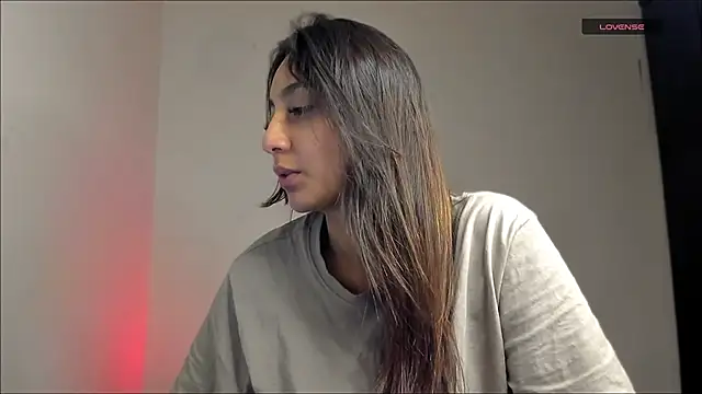 LilyGarcia online show from April 28, 2026, 2:27 am