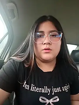  mari lunna  online show from November 23, 2025, 5:24 pm