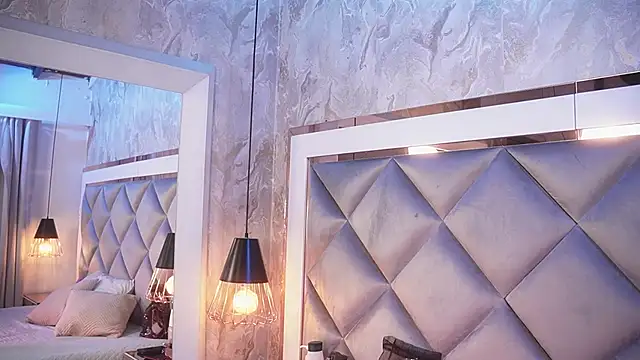 crystal gilton online show from February 28, 2026, 7:04 pm