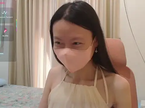 Lil-Cherries online show from November 25, 2025, 2:22 am