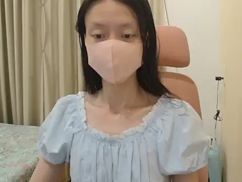 Lil-Cherries online show from February 25, 2026, 1:10 pm