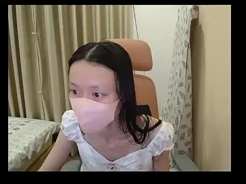 Snapshot of Lil-Cherries chatting on June 12, 2026, 11:20 am Lil-Cherries online show from June 12, 2026, 11:20 am