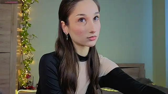 Snapshot of VYBEON chatting on April 2, 2026, 10:24 am VYBEON online show from April 2, 2026, 10:24 am