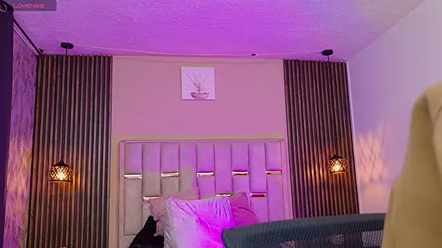 Un Sluttyy online show from January 7, 2026, 12:07 pm