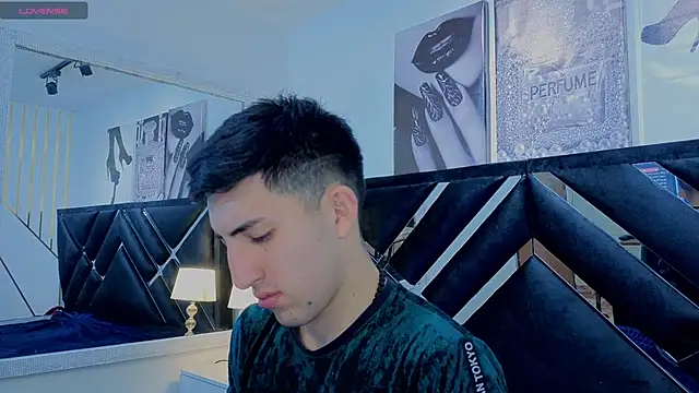 Un Sluttyy online show from April 22, 2026, 11:23 am