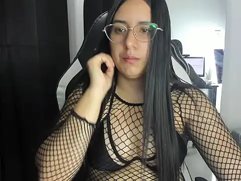 Snapshot of queen_findom1 chatting on November 14, 2025, 9:24 pm queen findom1 online show from November 14, 2025, 9:24 pm