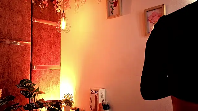 AuroraLanee  online show from November 7, 2025, 7:14 pm