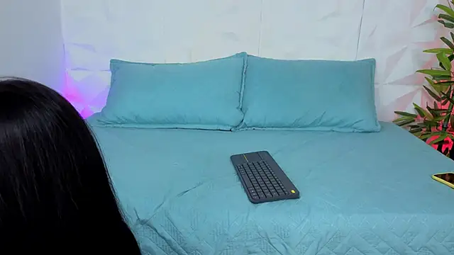 AuroraLanee  online show from November 22, 2025, 7:57 pm