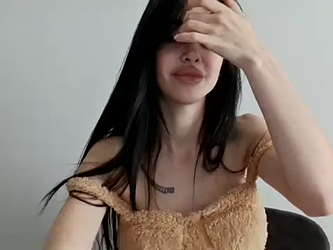 gloriyapg online show from November 22, 2025, 8:57 am