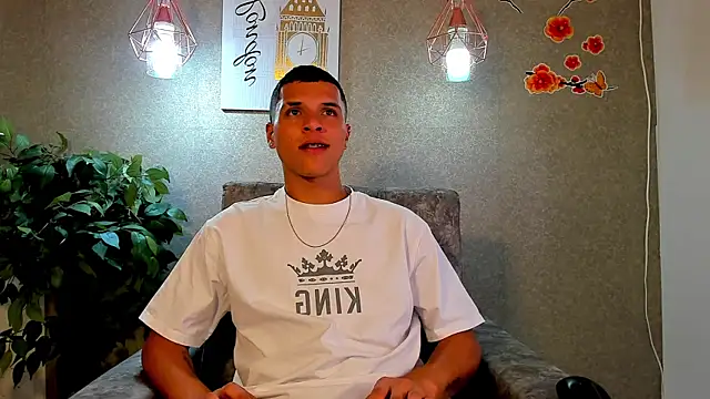 damian vega13 online show from November 9, 2025, 5:44 pm