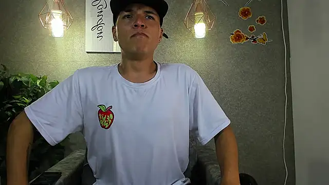 damian vega13 online show from November 14, 2025, 7:12 pm