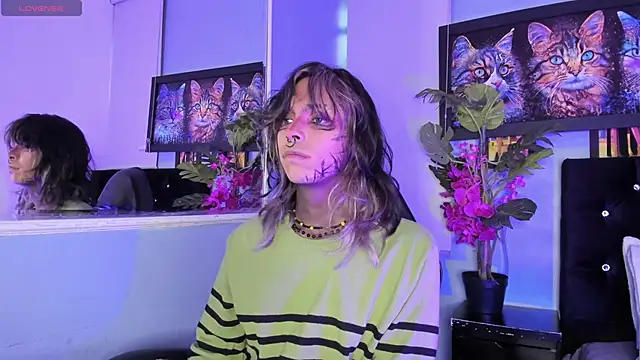 luxiel  online show from November 27, 2025, 10:23 pm