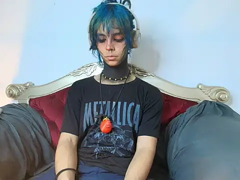 luxiel  online show from April 14, 2026, 8:37 pm