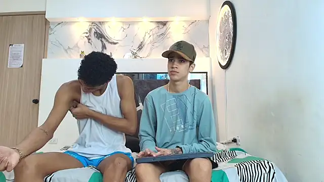 WHITHET BOYS online show from December 2, 2025, 1:28 pm