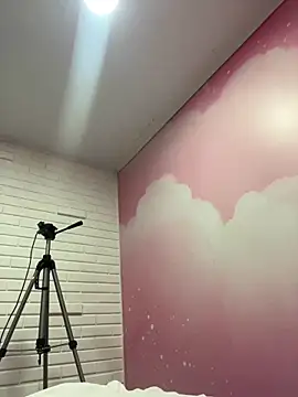 Isa preasley online show from December 5, 2025, 11:41 am