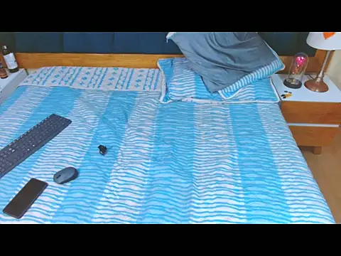 morrigan luxus2 online show from December 13, 2025, 11:43 pm